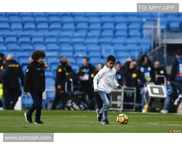 聚焦世界十大足球星二代成长历程与球场辉煌传承故事